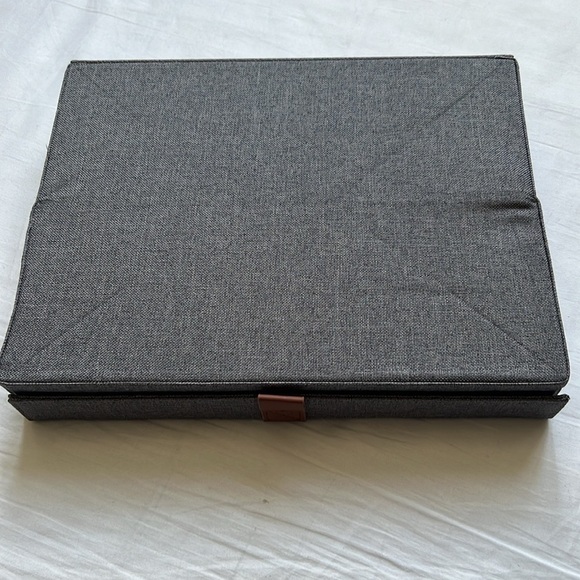 Eyewear Storage Display Case With 8 Slots - Picture 6 of 6